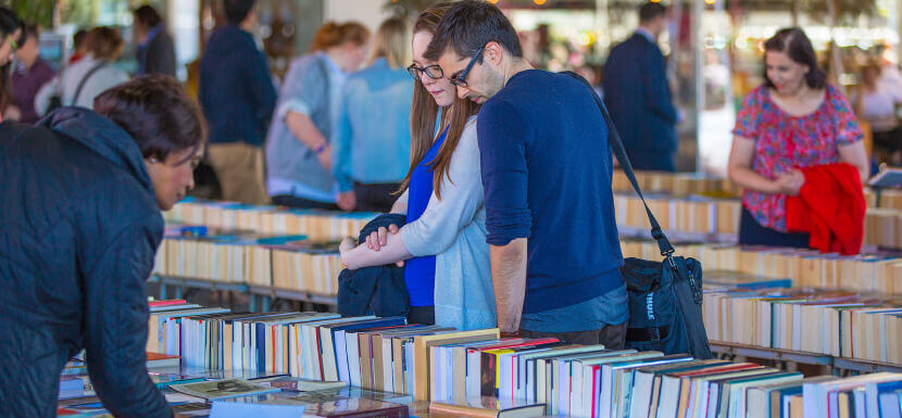 Young-Couple-At-Book-Sale