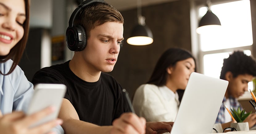 Student-in-library-working-on-computer