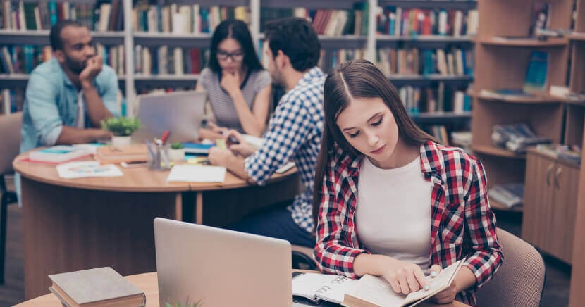 focused-student-in-library